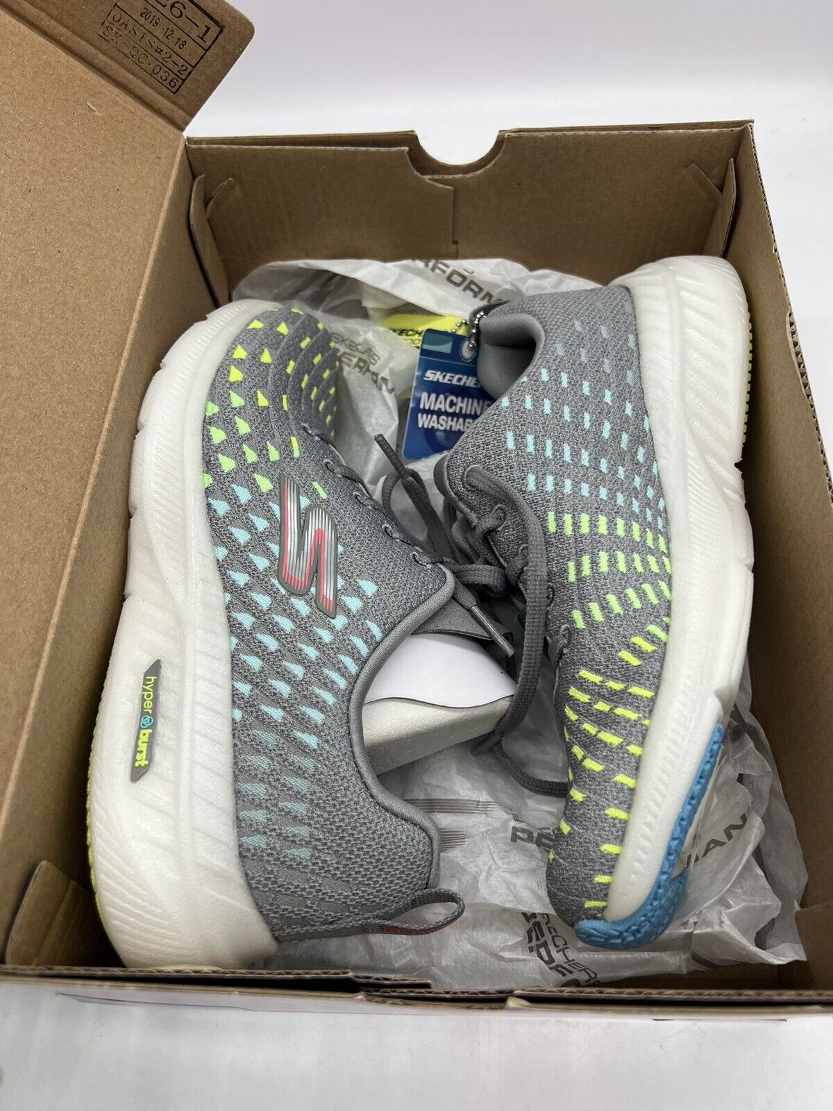 Sketchers Go Run Hyper Burst Sneaker Size 5