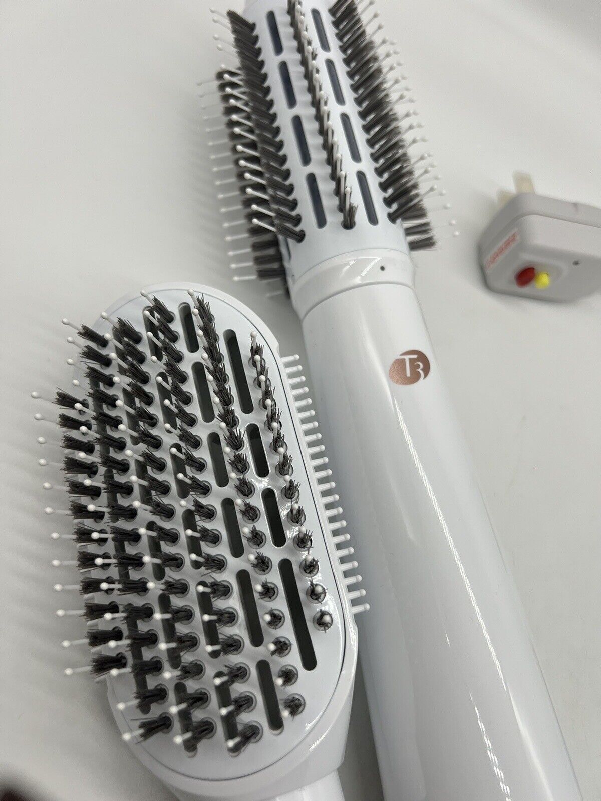 T3 Micro AireBrush Duo Interchangeable Hot Air Blow Dry Brush - White